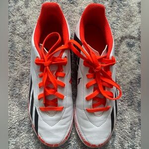 Speedportal Messi.4 indoor soccer shoes